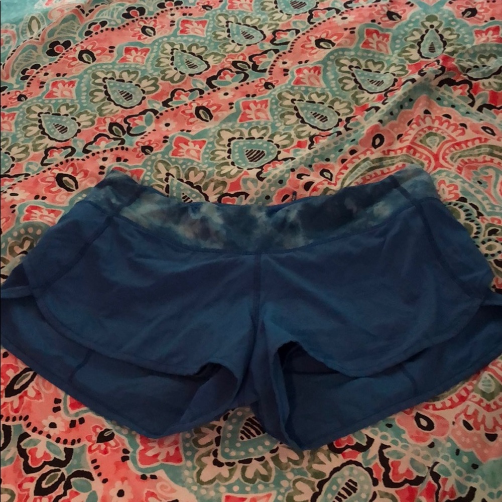 Speed shorts with cloud like pattern on waistband